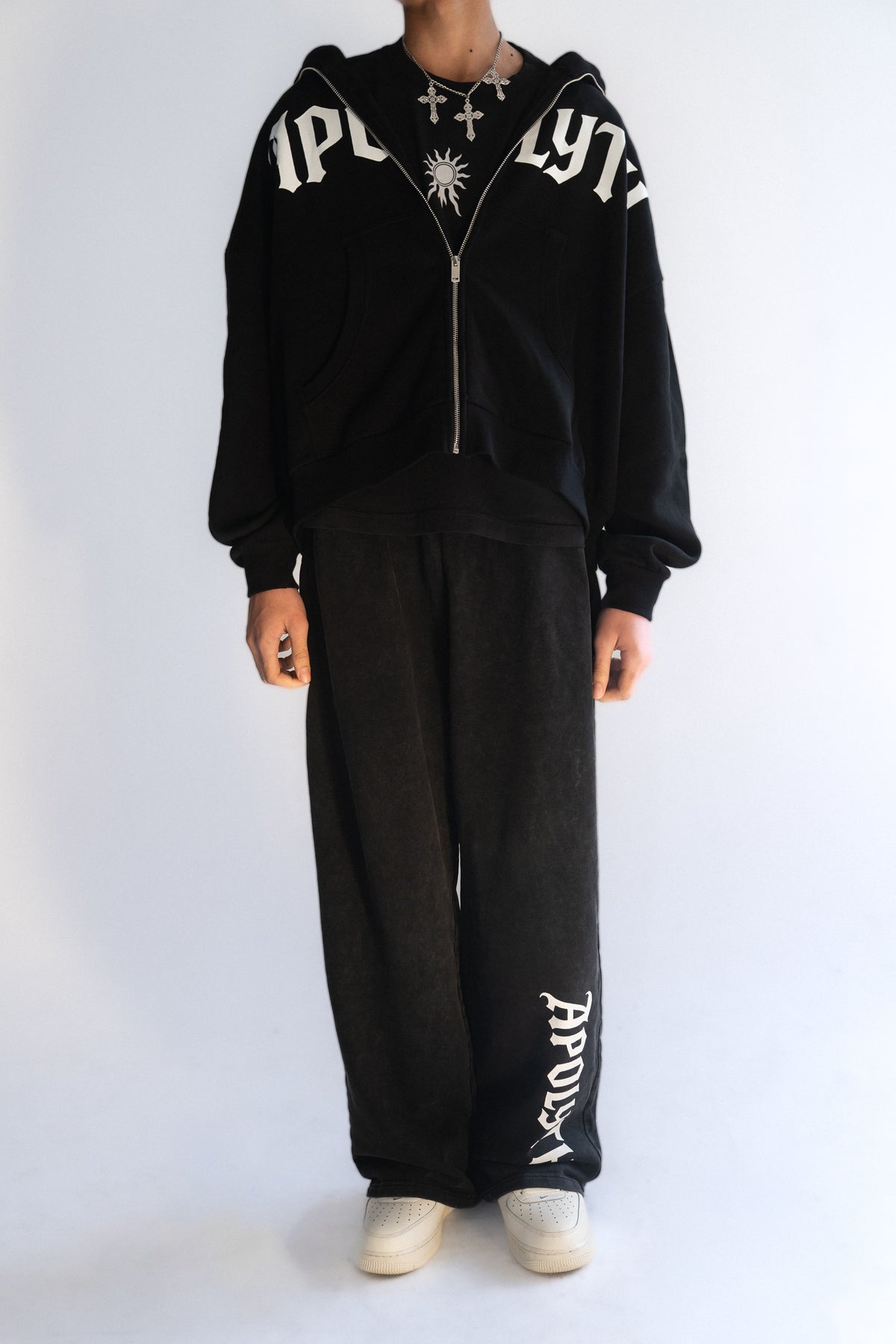 Apolyth Washed Jogger - close-up - Apolyth gothic athleisure